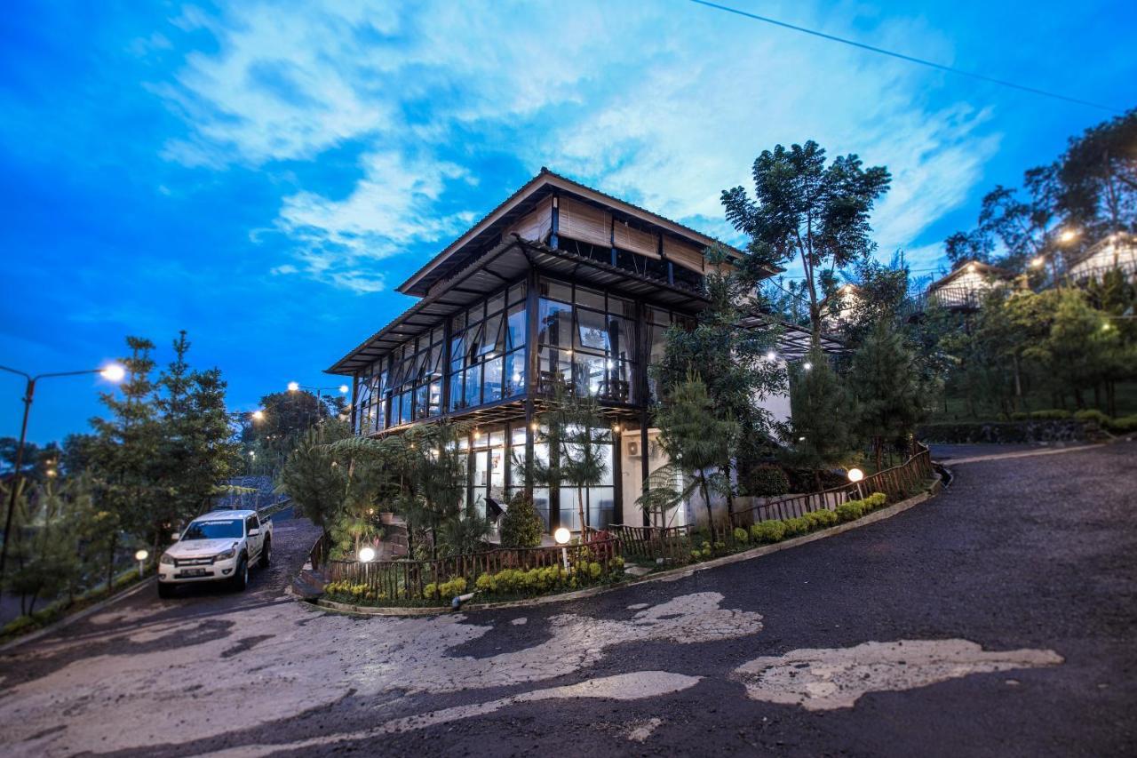 Miracle Signature Hills Ciater Exterior photo