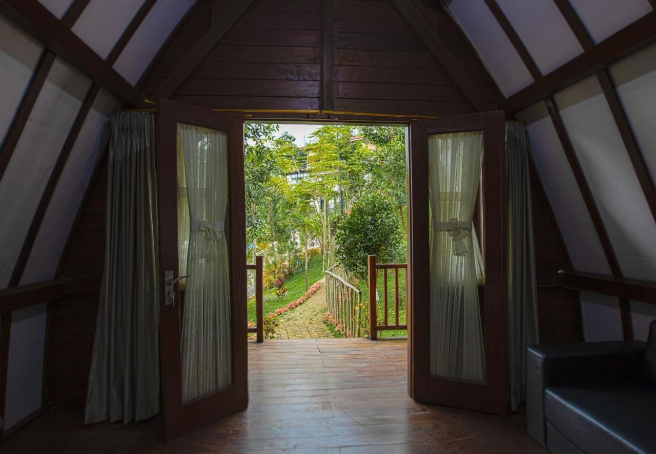 Miracle Signature Hills Ciater Exterior photo